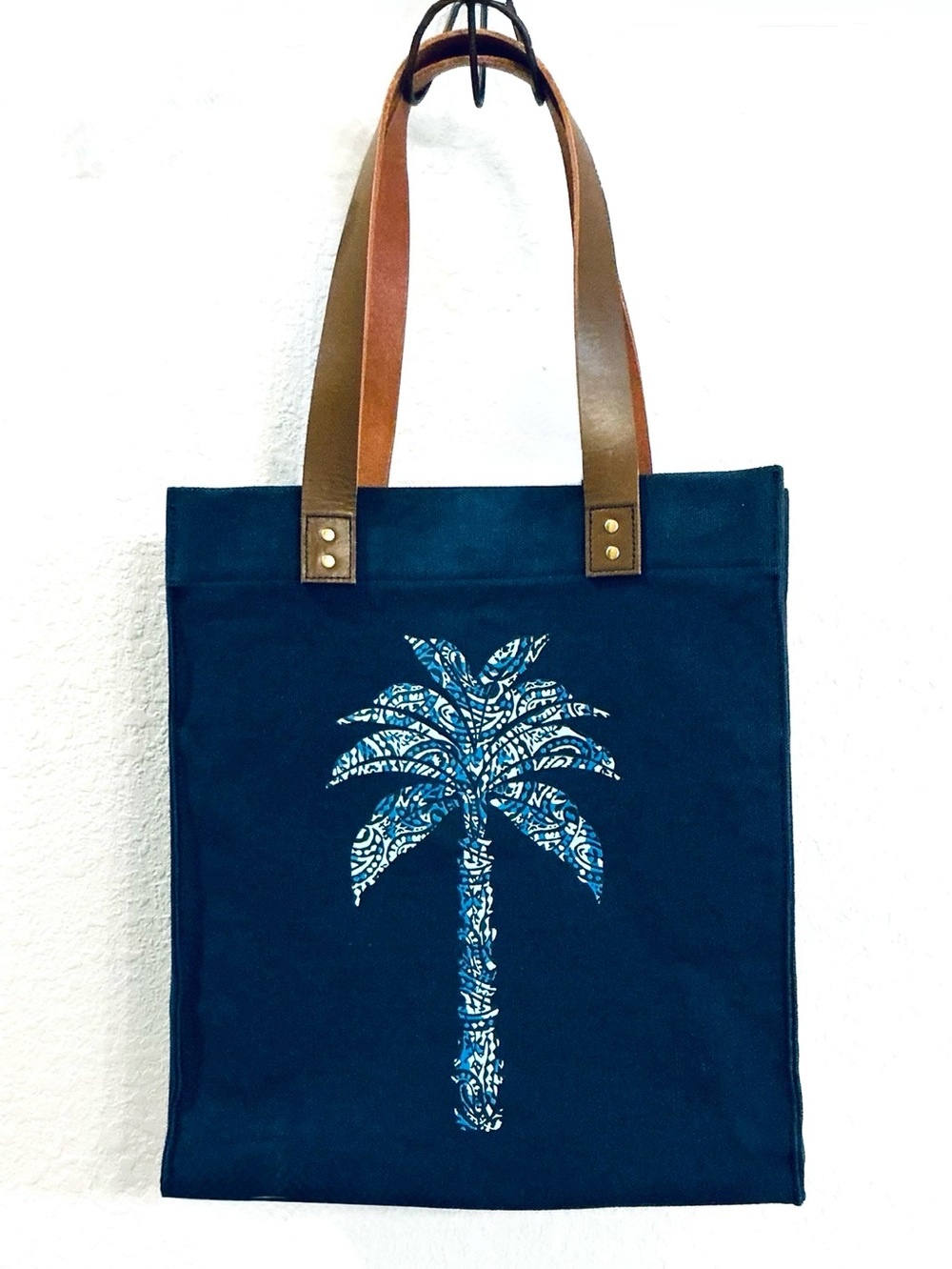 TOMMY BAHAMA, 100% Cotton Navy Canvas Palm Tote Bag with Leather Straps